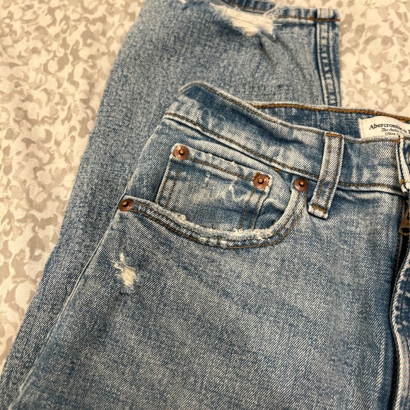 Abercrombie and Fitch Curve Love Ankle Straight Ultra High Rise Jean - Picture 6 of 11